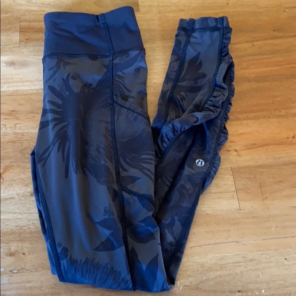 Lululemon floral full leg size 4